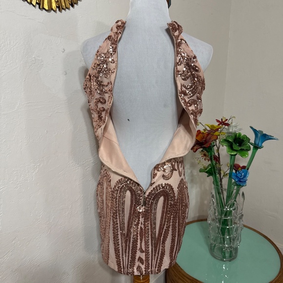Hot Miami Styles Mini Gold Sequined Above Knee Bodycon Zipped up Halter Dress M - Picture 8 of 16
